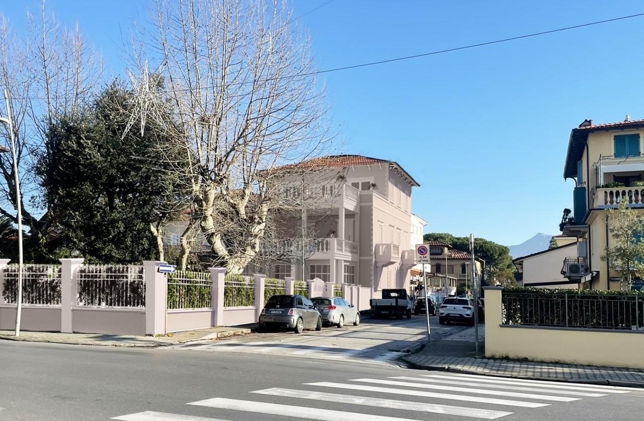 Appartamento con terrazzo, Camaiore lido di