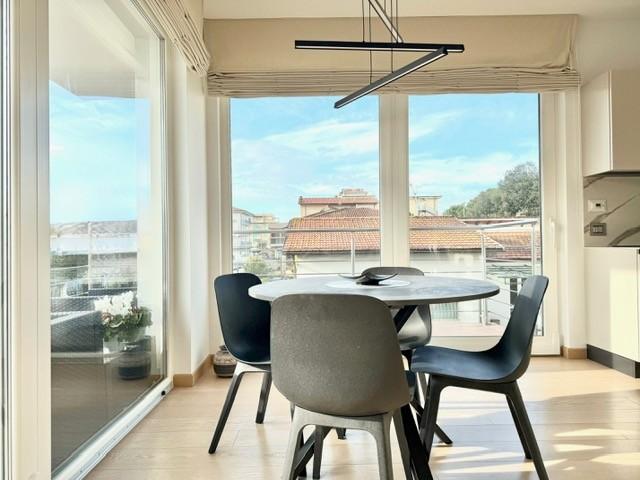 Quadrilocale con terrazzi, Camaiore lido di