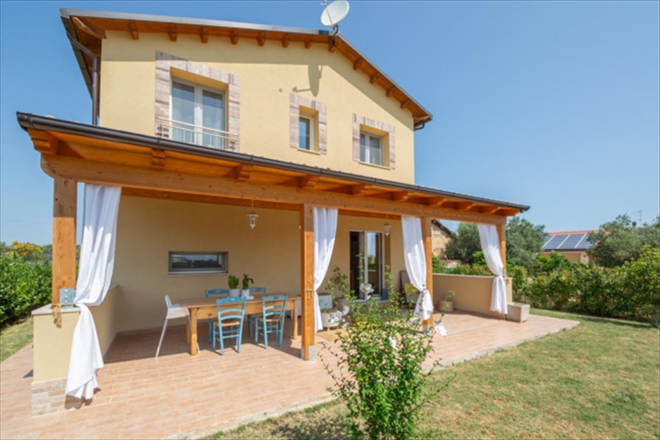 Casa indipendente con giardino, Rocca San Giovanni periferia