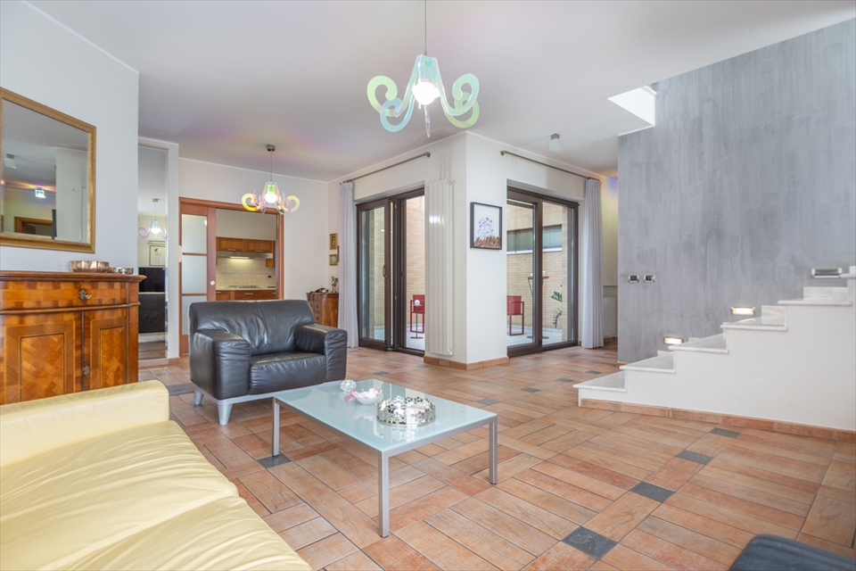 Villa con giardino in via circonvallazione 35, Montecilfone