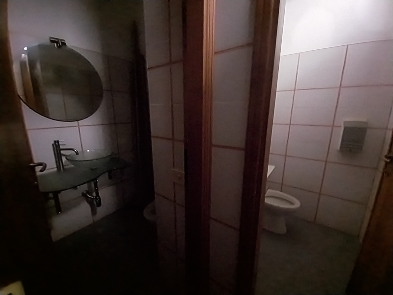 Locale commerciale in affitto a Camaiore