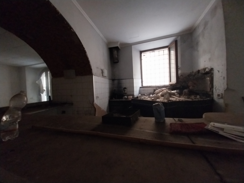 Locale commerciale in affitto a Camaiore