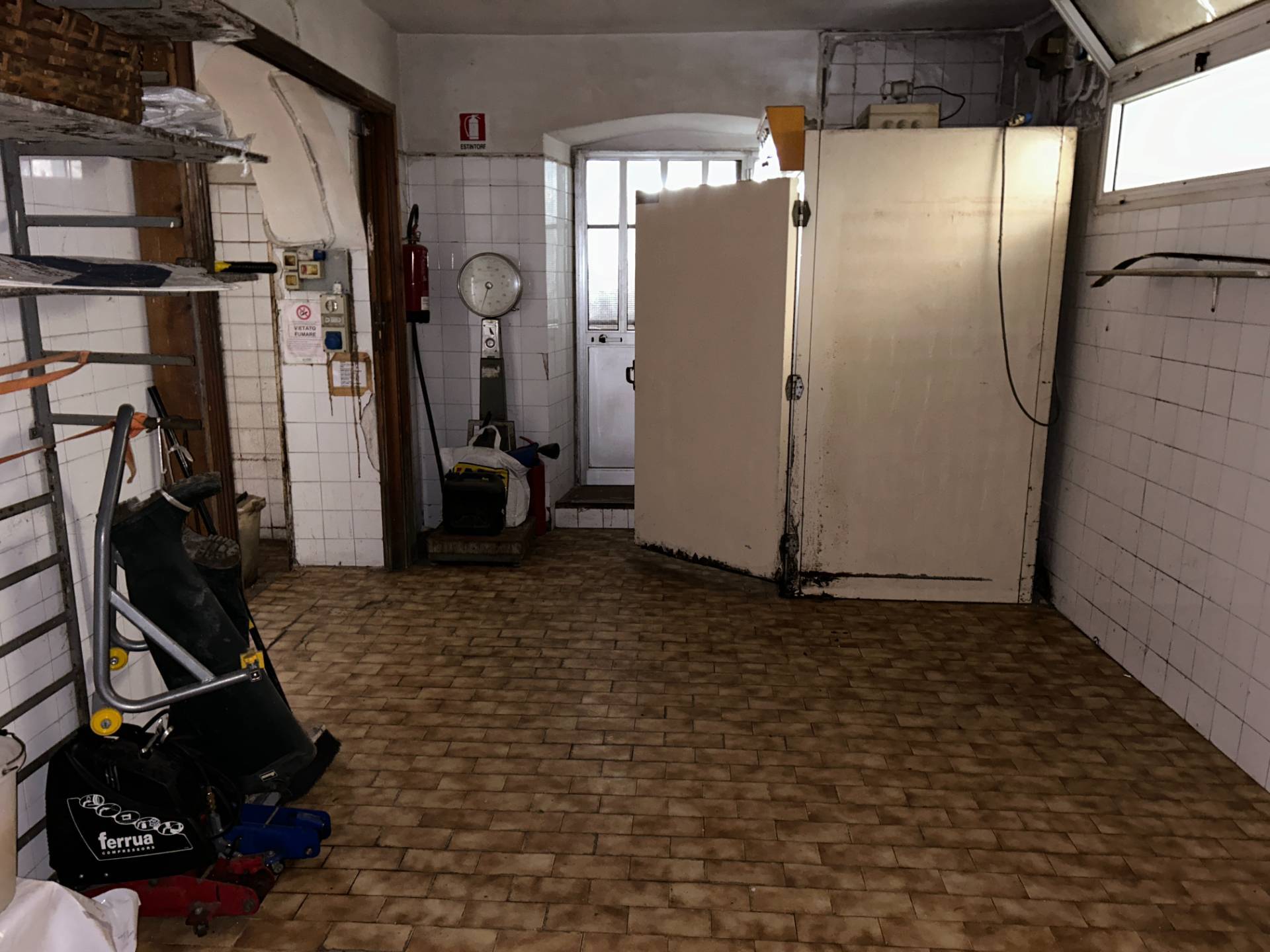 Laboratorio in vendita a Genova, Molassana