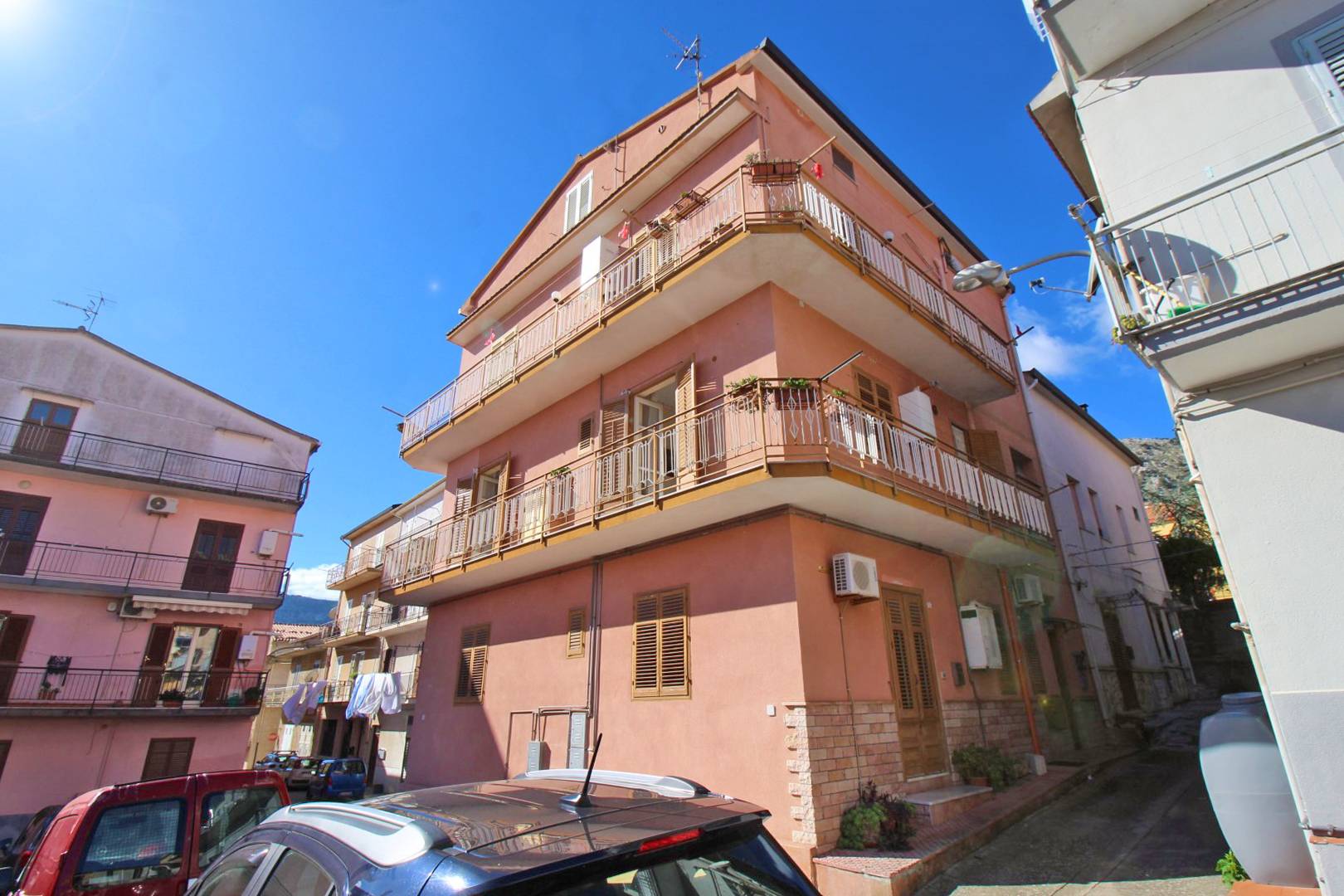 Appartamento in vendita a Piana degli Albanesi