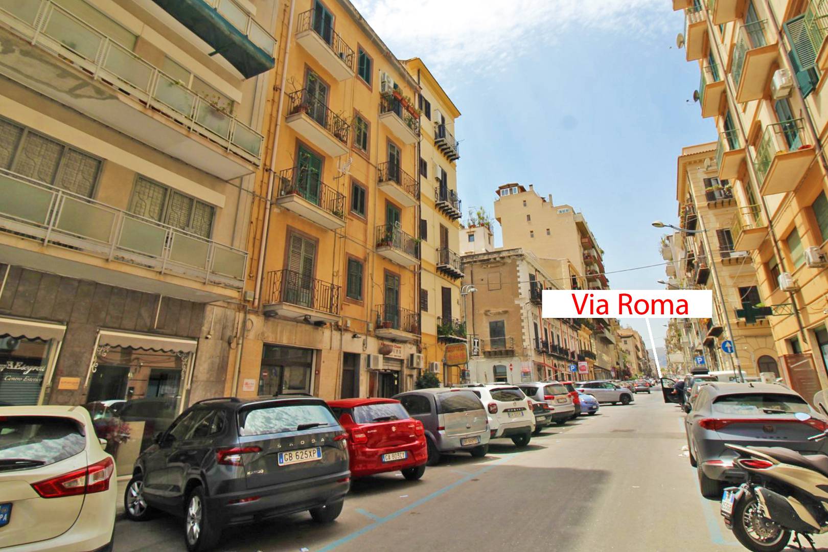 Locale commerciale in vendita a Palermo, Politeama