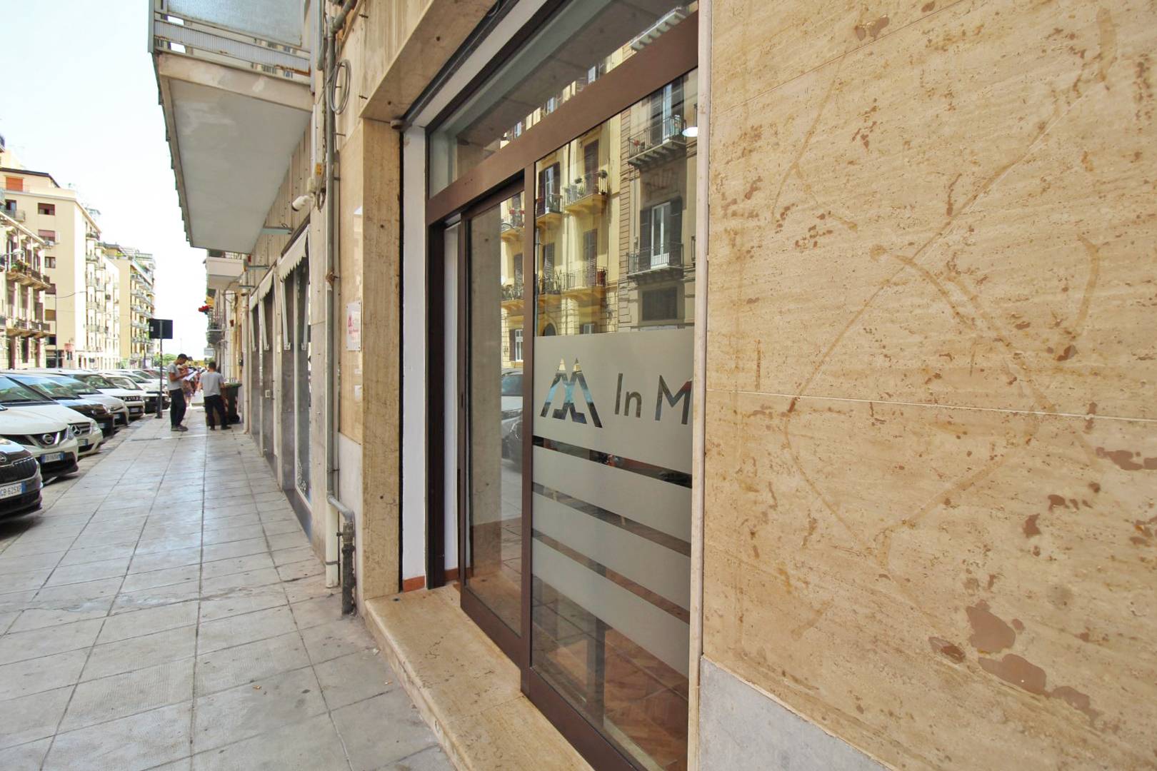 Locale commerciale in vendita a Palermo, Politeama