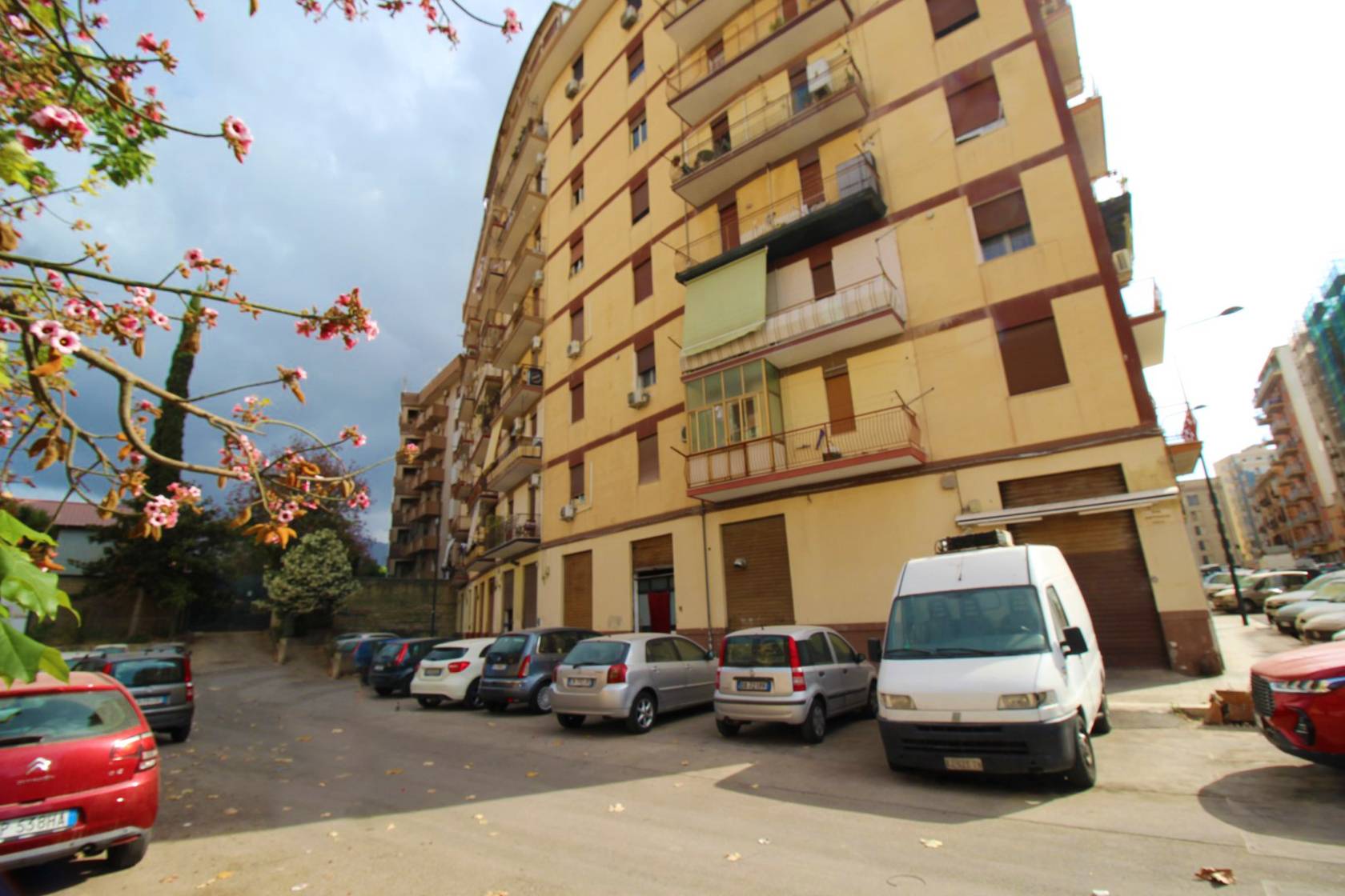 Locale commerciale in vendita a Palermo