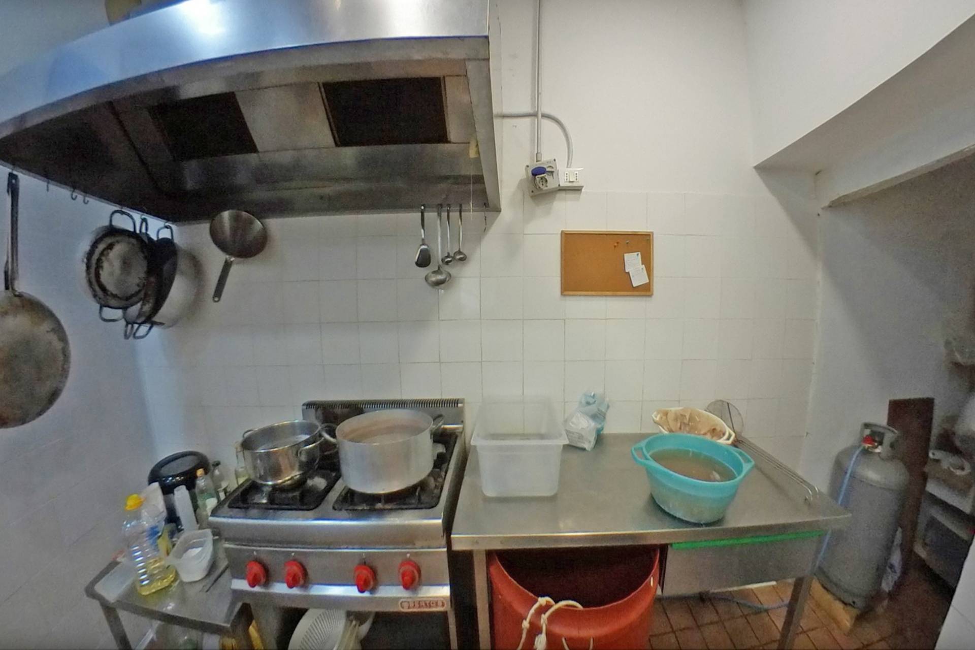 Locale commerciale in vendita a Palermo