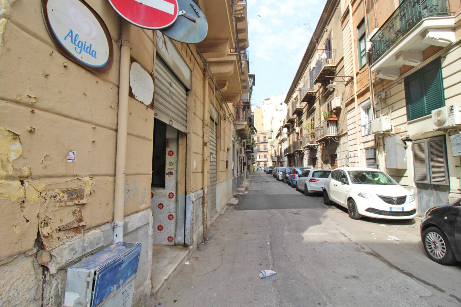 Locale commerciale in vendita a Palermo, Politeama