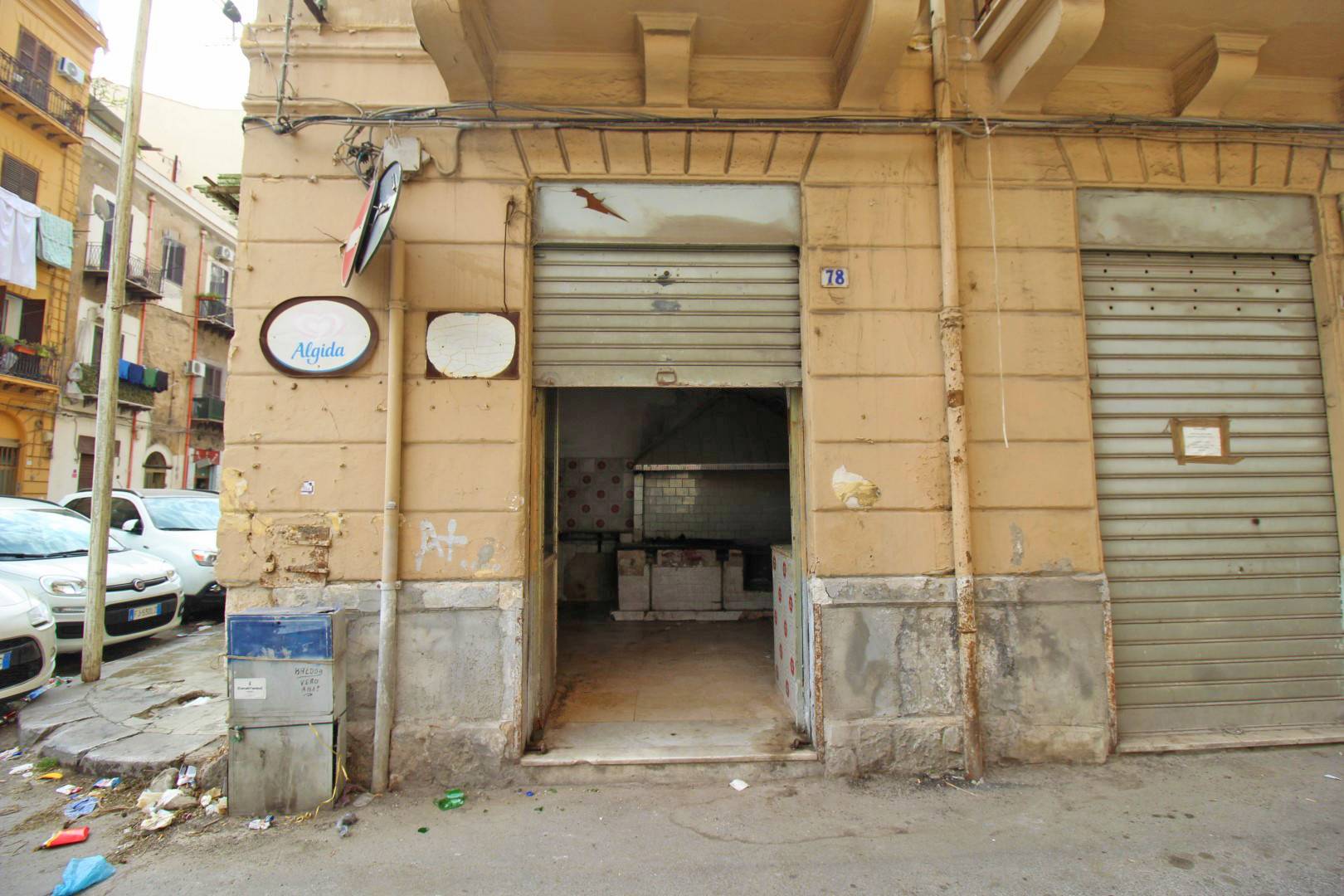 Locale commerciale in vendita a Palermo, Politeama