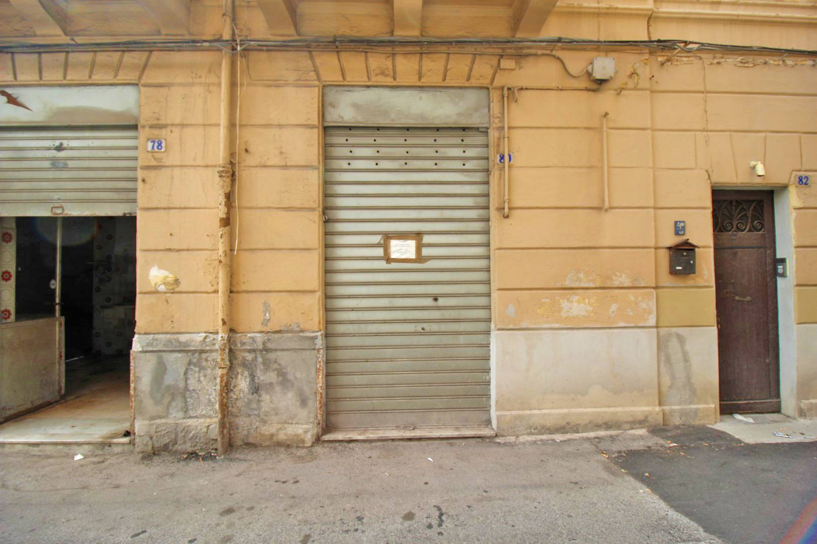 Locale commerciale in vendita a Palermo, Politeama