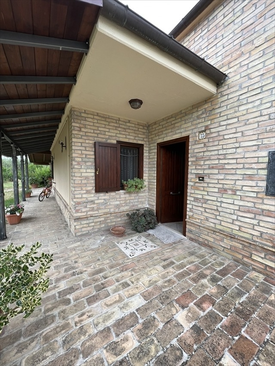 Villa con giardino in via san moro 75, Canosa Sannita