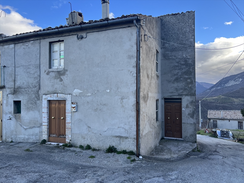 Casa indipendente da ristrutturare in via colle della guardia 1, Pescosansonesco