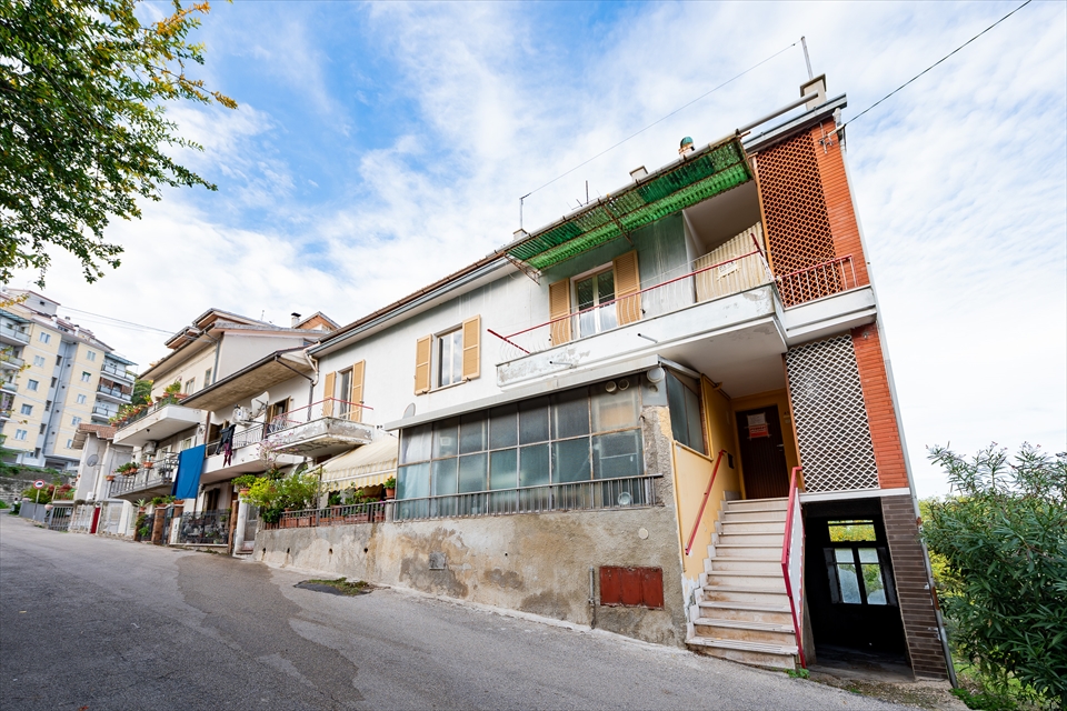 Quadrilocale da ristrutturare in via pasquale d'angelo snc, Chieti