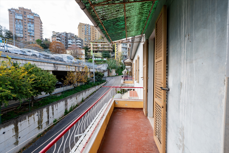 Quadrilocale da ristrutturare in via pasquale d'angelo snc, Chieti