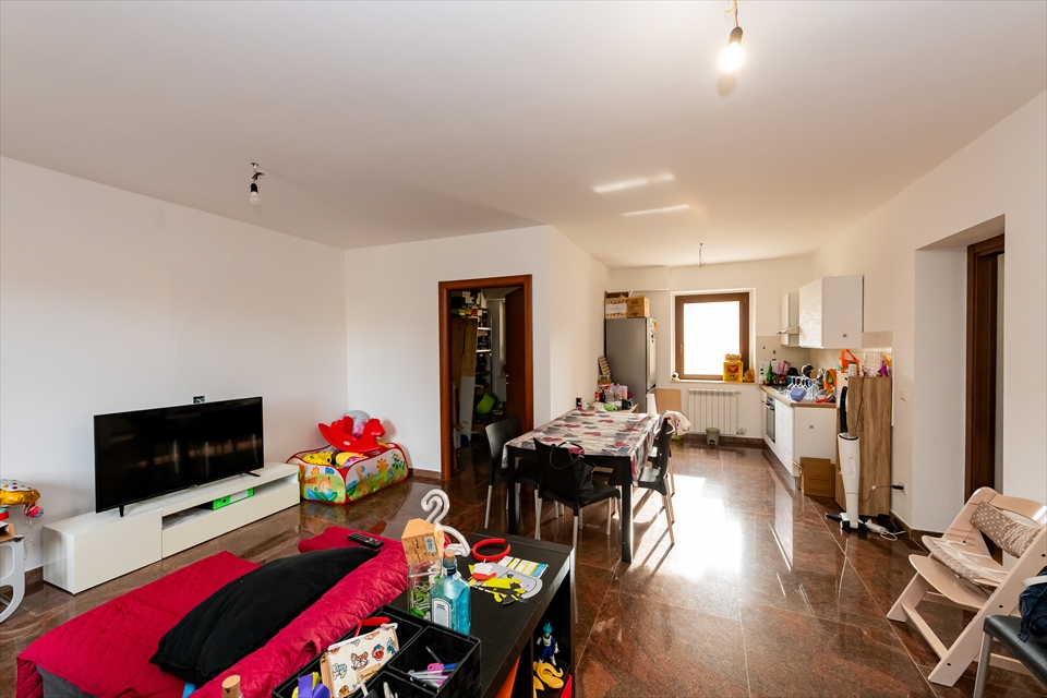 Villa con giardino in viale colli 37, Rosciano