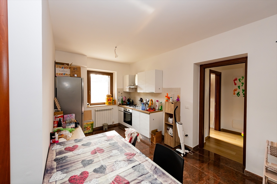 Villa con giardino in viale colli 37, Rosciano