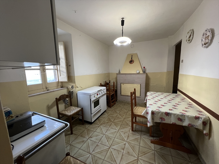 Casa indipendente da ristrutturare in via colle della guardia 1, Pescosansonesco