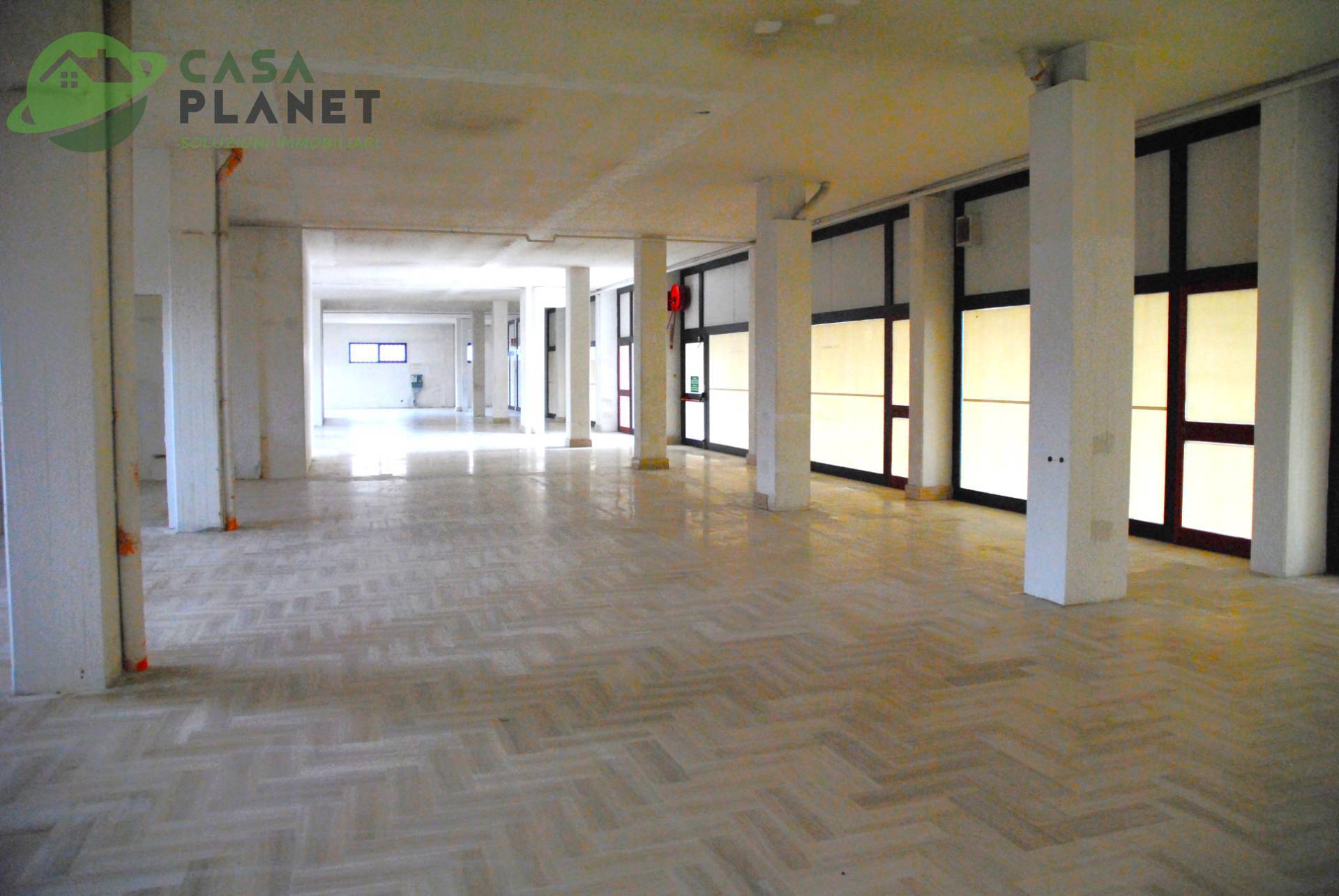 Locale commerciale in vendita a Mira, Oriago