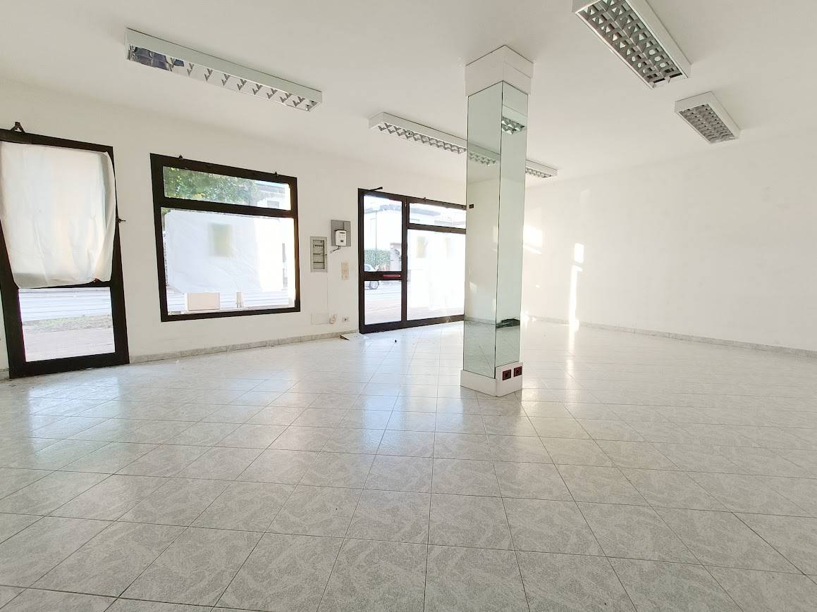 Negozio in vendita a Venezia, Favaro Veneto