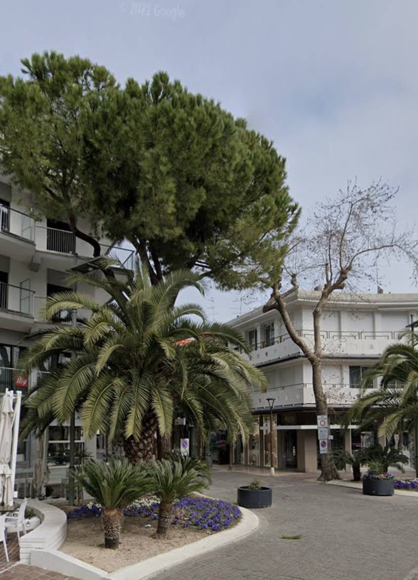 Locale commerciale in vendita a Lignano Sabbiadoro