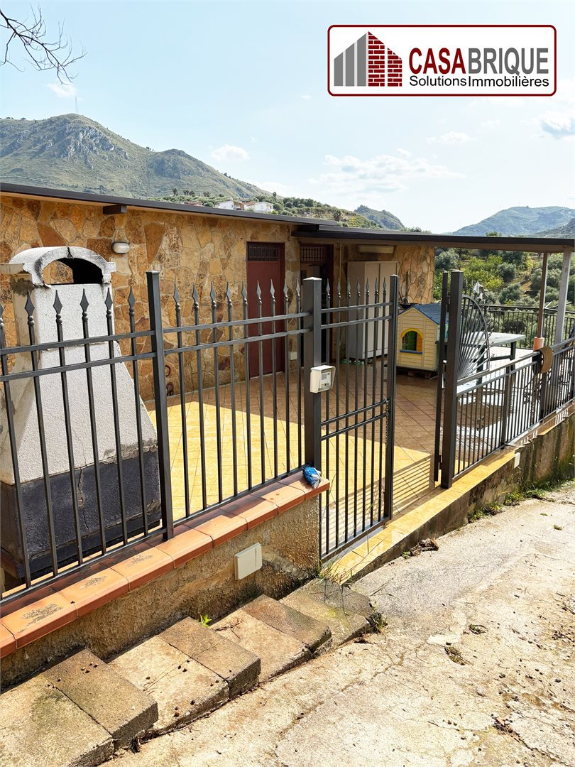 Villa in vendita a Altavilla Milicia