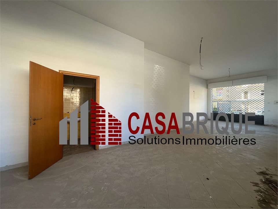Locale commerciale in affitto a Bagheria