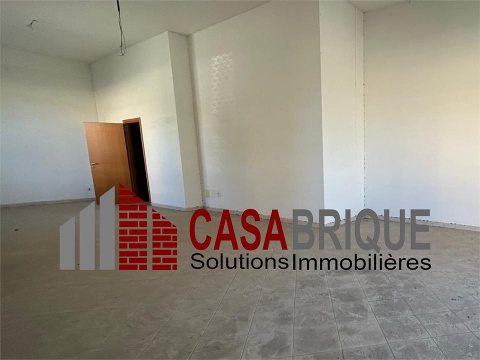 Locale commerciale in affitto a Bagheria