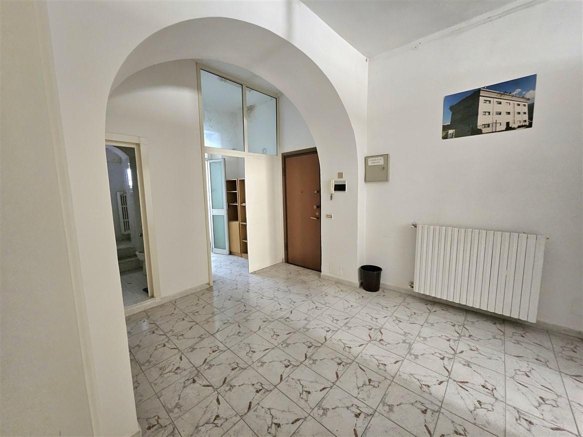 Quadrilocale da ristrutturare, Massa centro storico