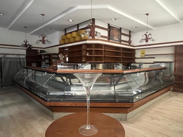 Locale commerciale in vendita, Massa centro