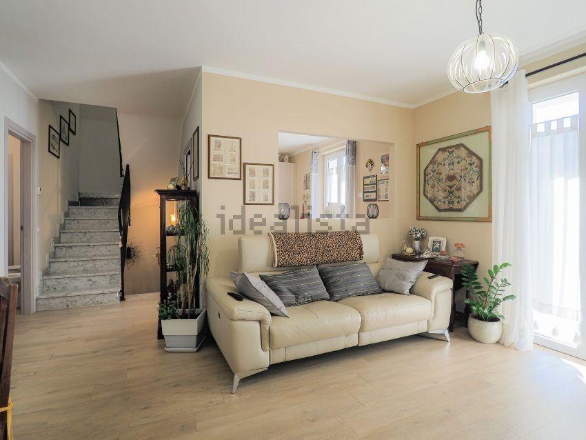 Villa con giardino, Massa quercioli