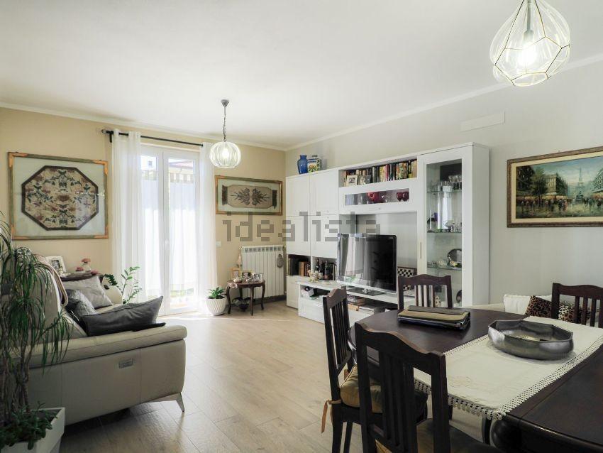 Villa con giardino, Massa quercioli