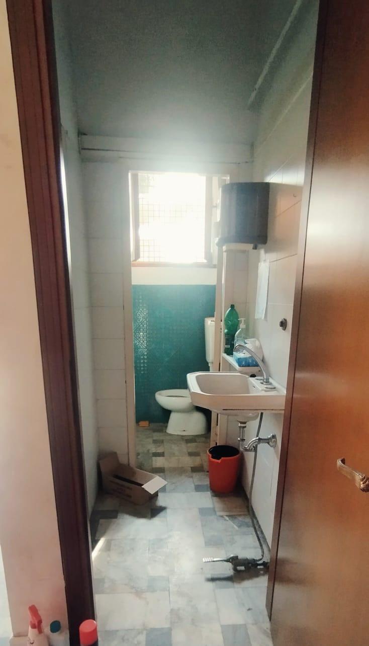 Locale commerciale da ristrutturare a Massa