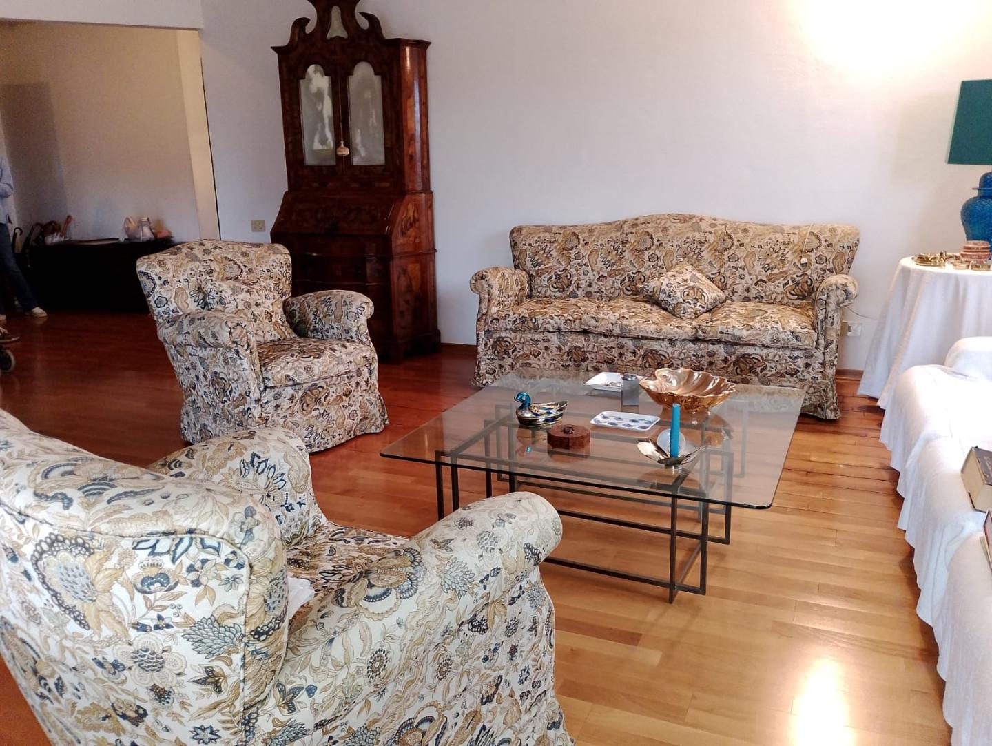 Appartamento con terrazzi, Massa centro