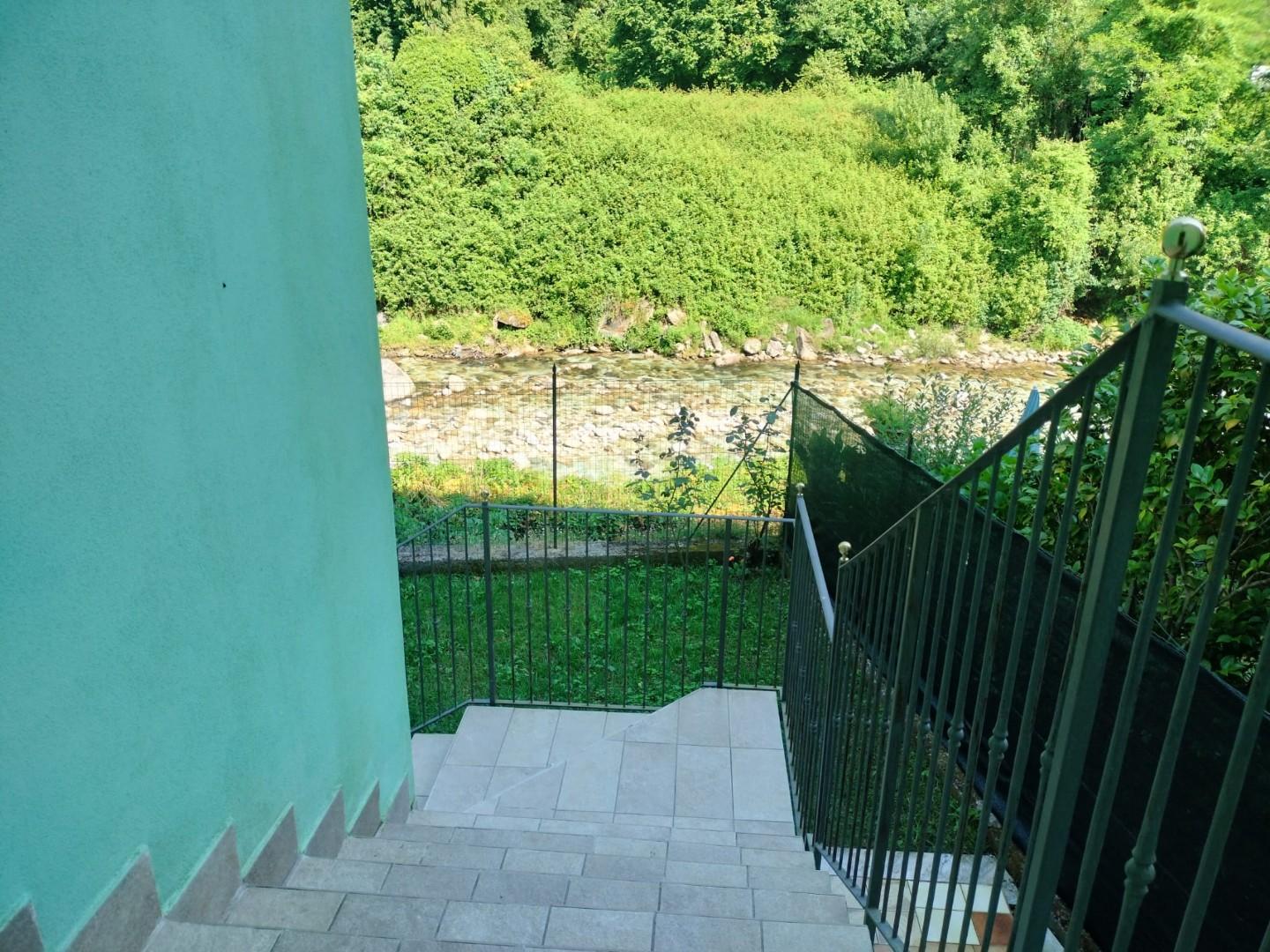 Casa indipendente con giardino, Massa canevara