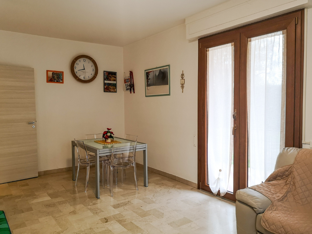 Quadrilocale con terrazzo, Massa zona viali