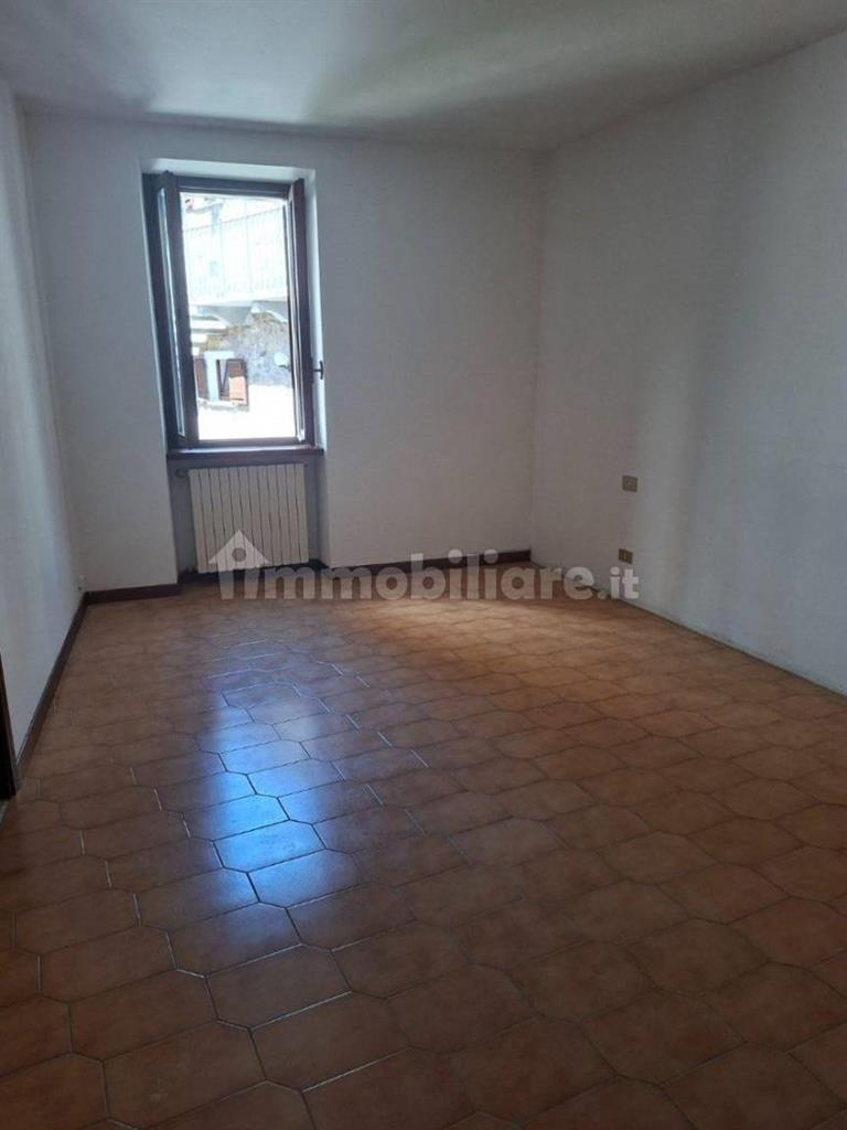 Appartamento in affitto, Laveno-Mombello cerro