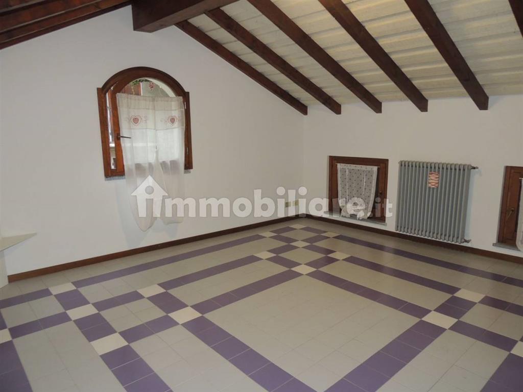 Appartamento in affitto, Laveno-Mombello cerro