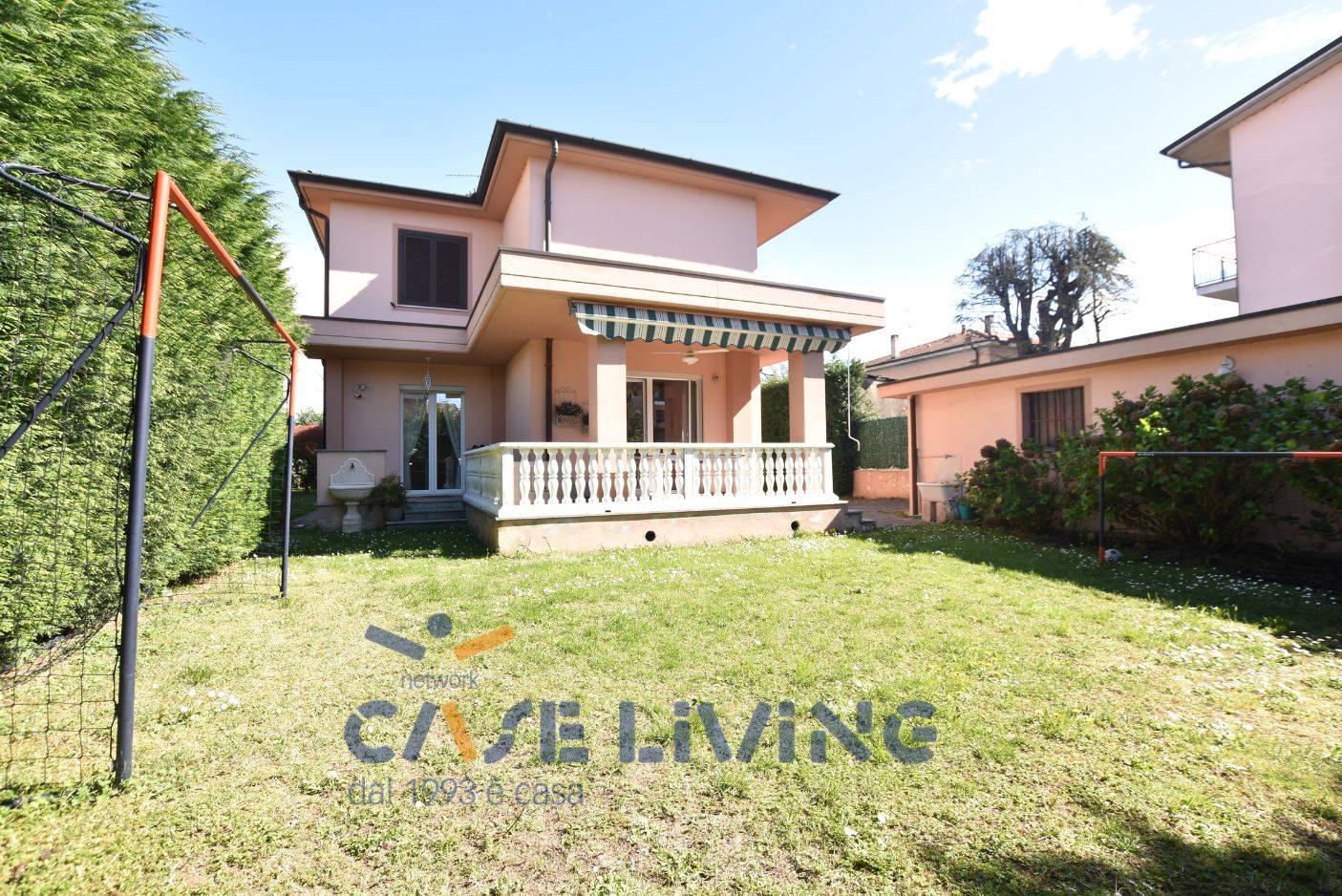 Villa in vendita a Rosate