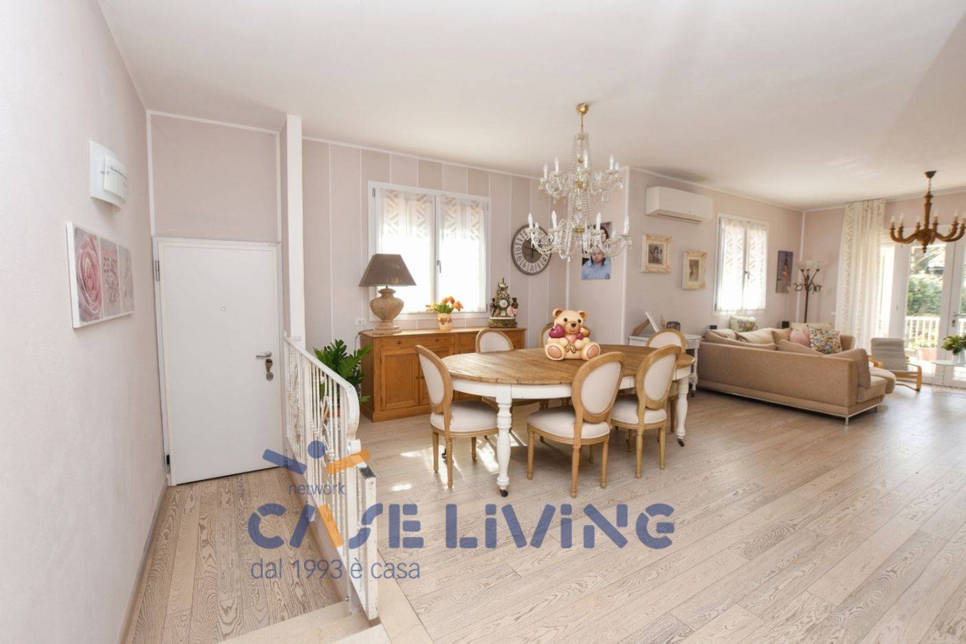 Villa in vendita a Rosate