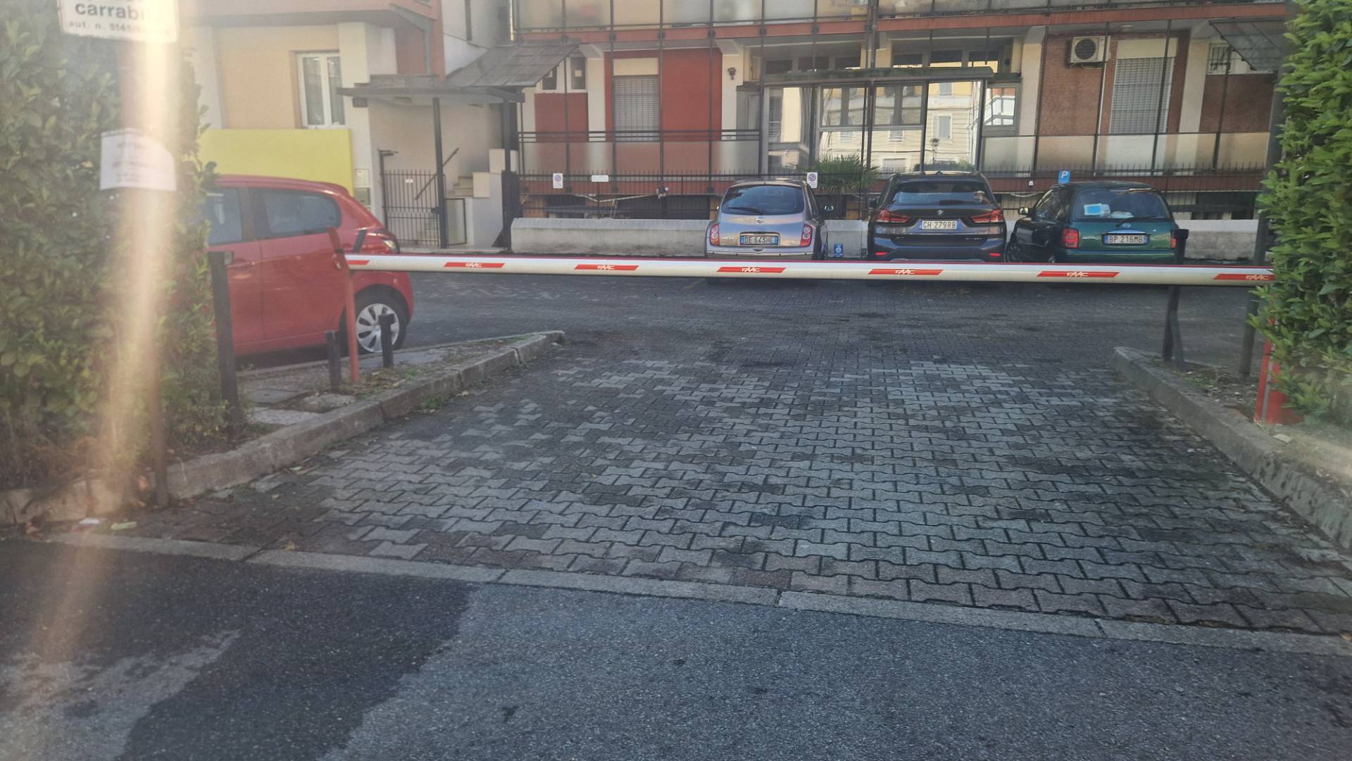 Posto auto scoperto in vendita a Milano, P.ta Genova