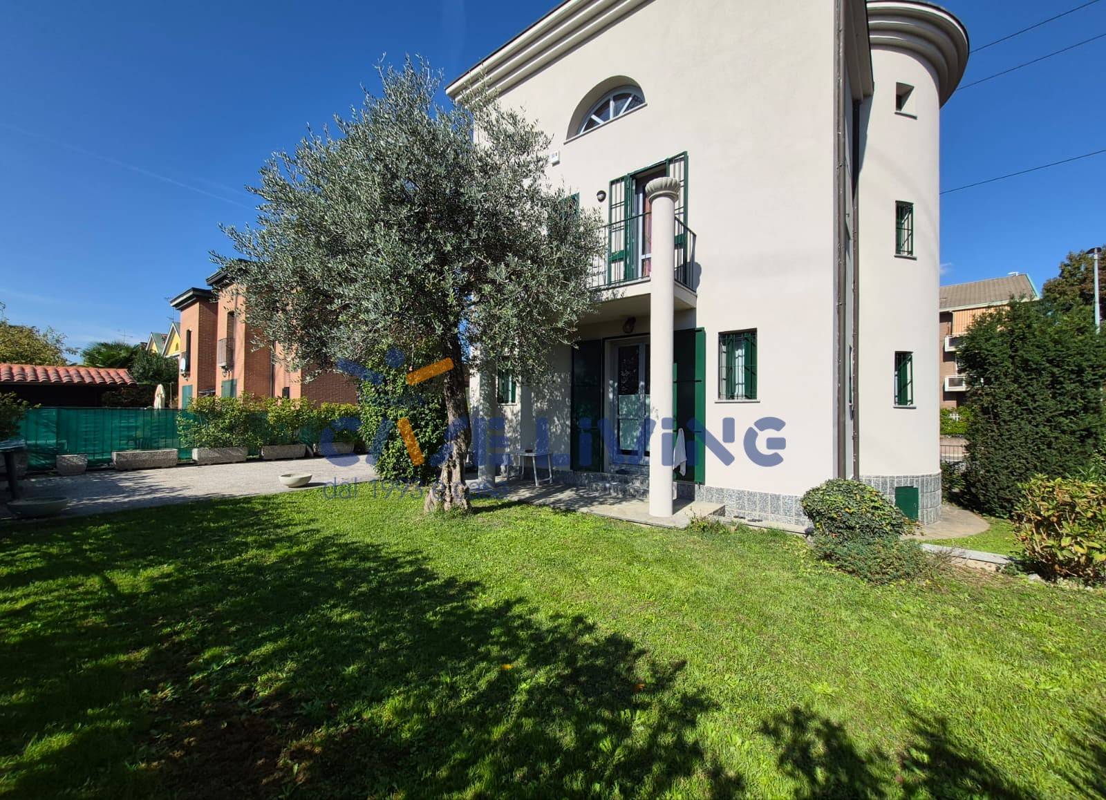 Villa in vendita a Bollate