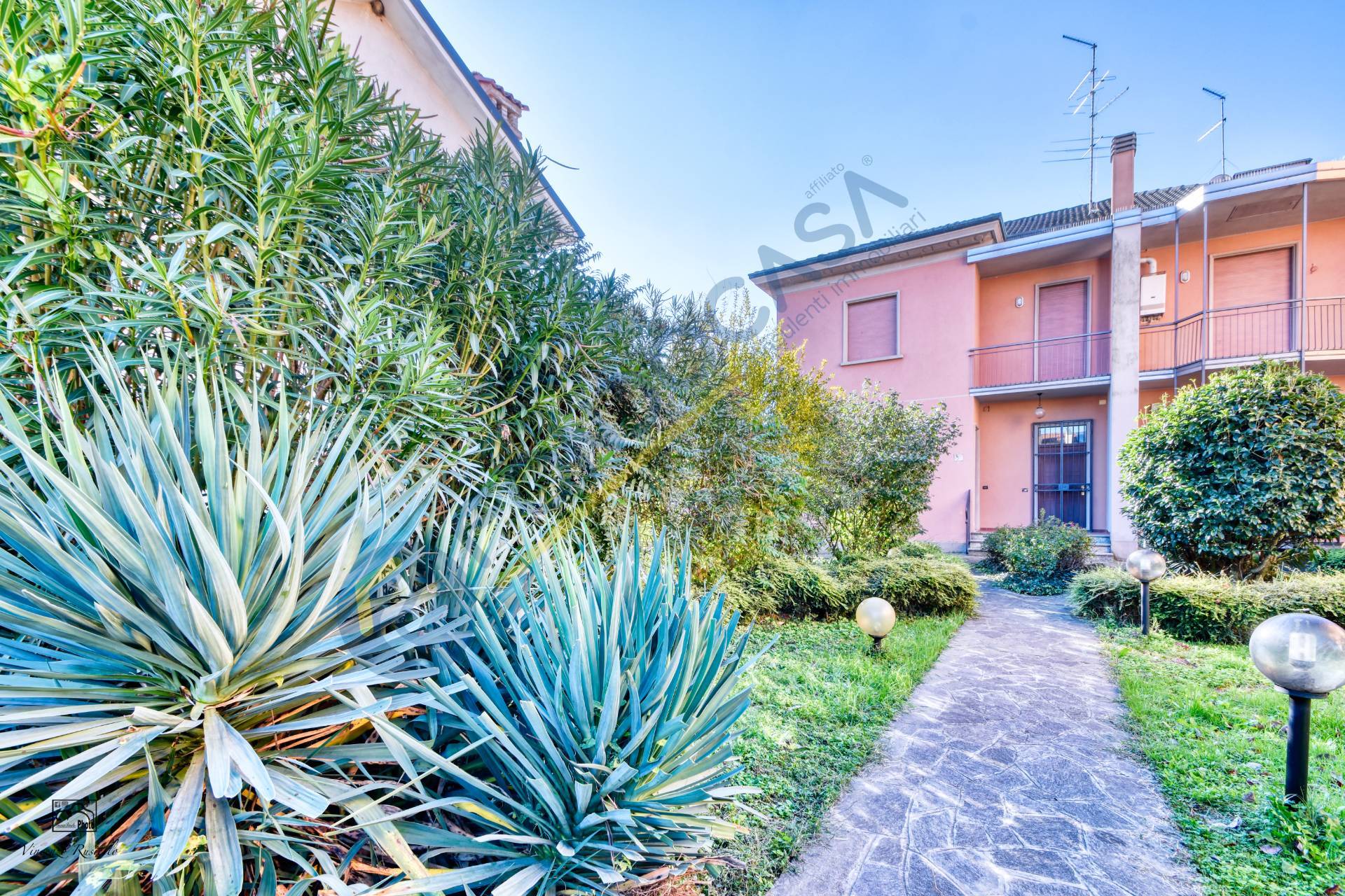 Casa semindipendente in vendita a Limbiate, Centro