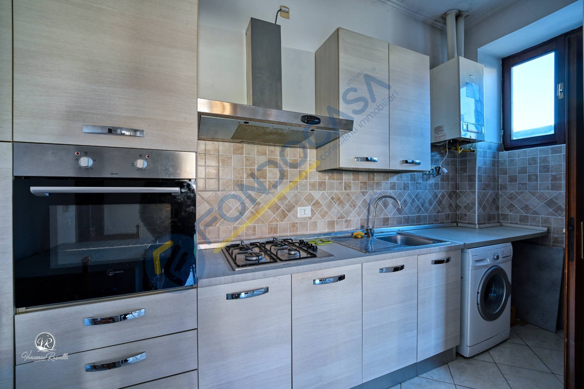 Appartamento in vendita a Limbiate, Centro