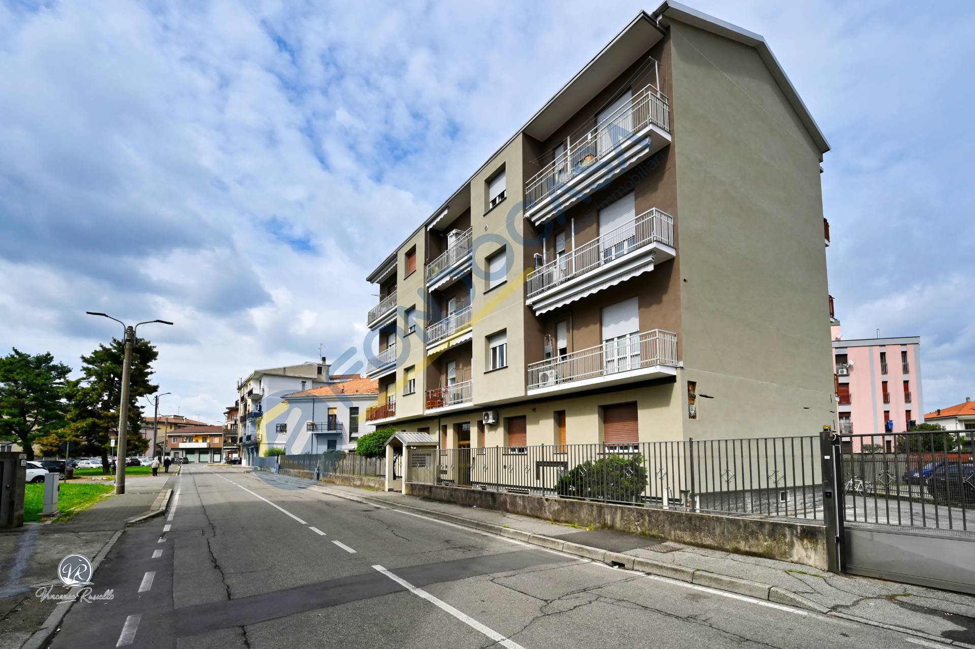 Appartamento in vendita a Limbiate, Centro