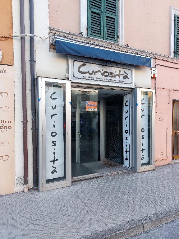 Negozio in vendita in via torresi 7/b, Ancona