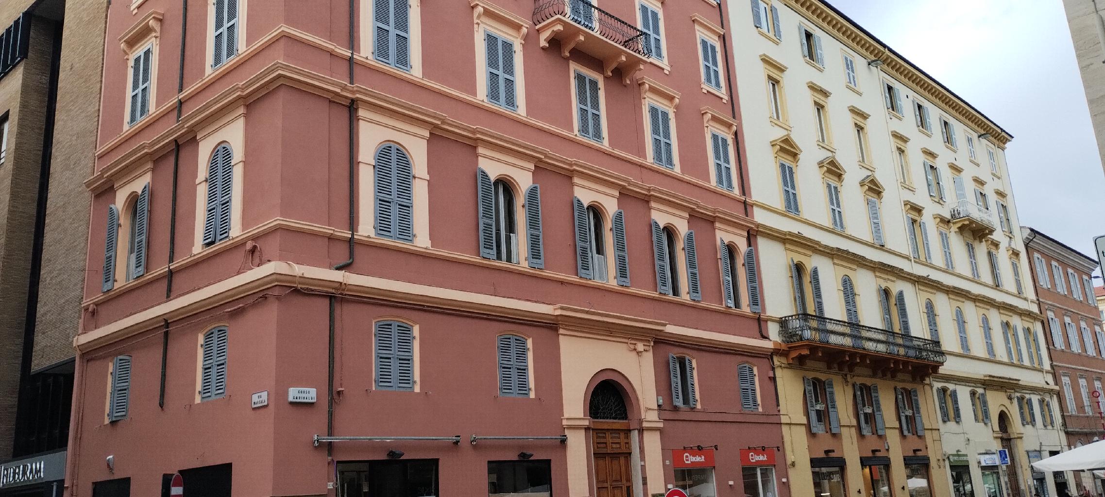 Ufficio in vendita in p.za roma, Ancona