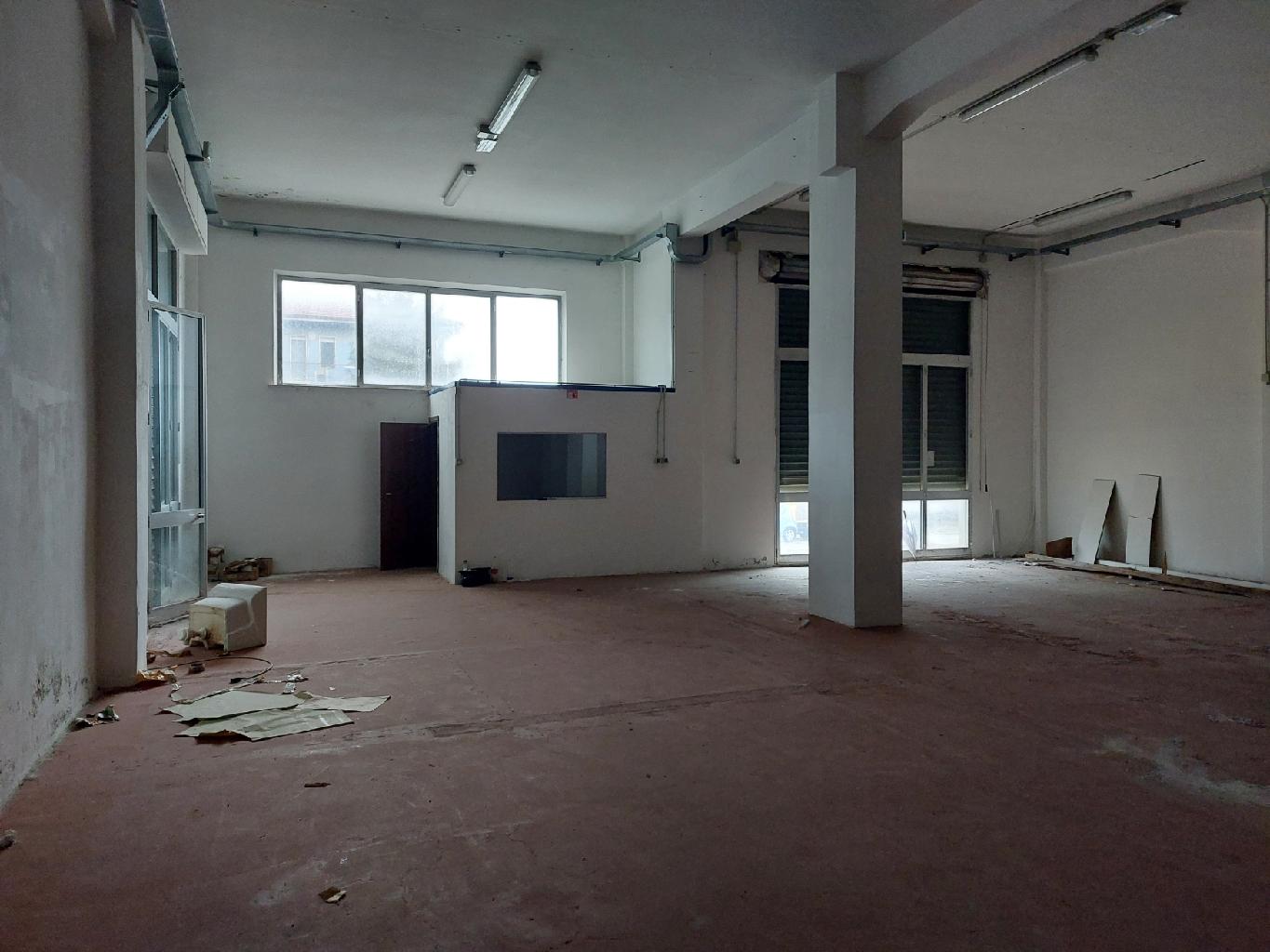 Locale commerciale in vendita, Ancona baraccola