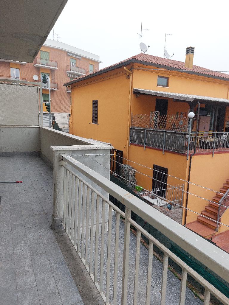 Appartamento arredato in affitto in via ascoli piceno 205, Ancona