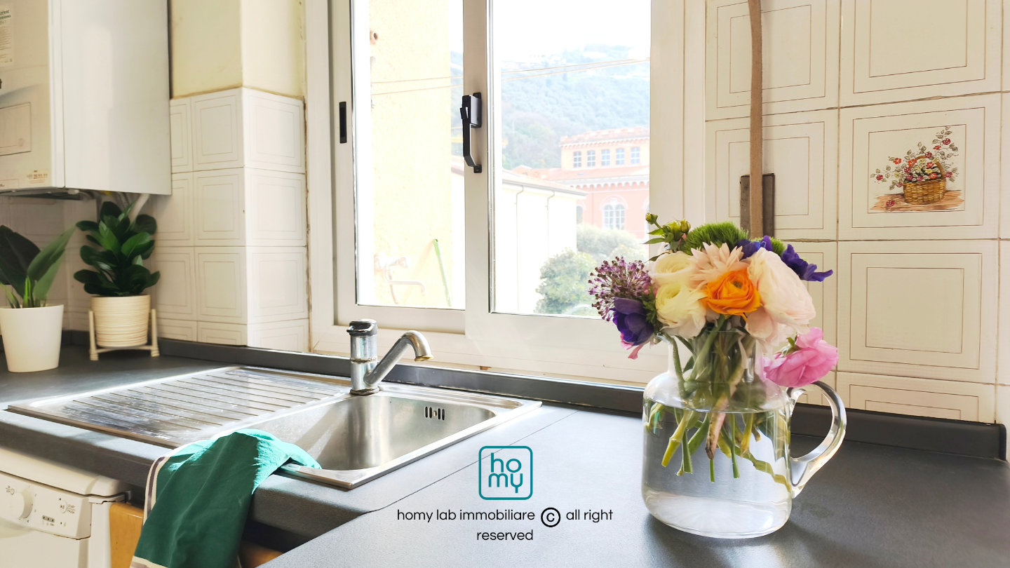 appartamento in vendita a Carrara in zona Centro Città